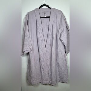 Soma Women's Robe in Light Purple. Size L/XL.